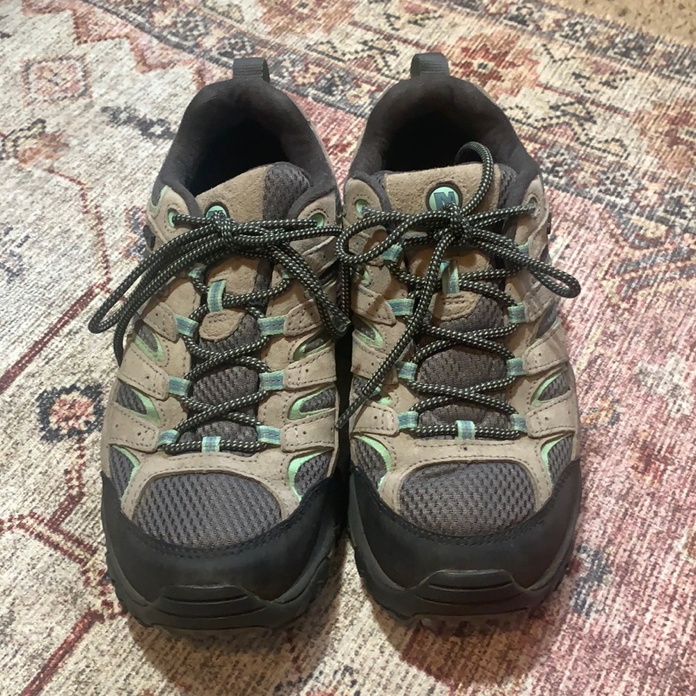 Merrell Moab Ventilator drizzle in mint. Women’s size 10